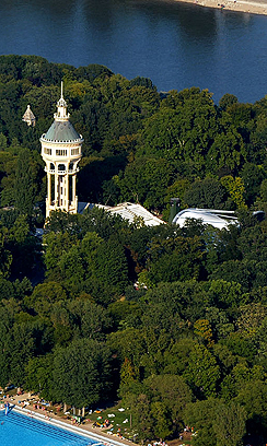 Légifotó a Margitszigeti víztoronyról