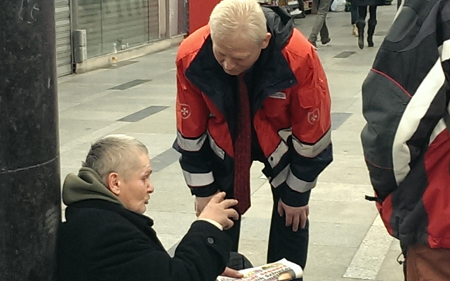 A főpolgármester több fővárosi helyszínt végiglátogatott, ahol hajléktalanok élnek