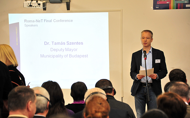 dr. Szentes Tamás főpolgármester-helyettes a Roma-NET projekt záró konferenciáján.