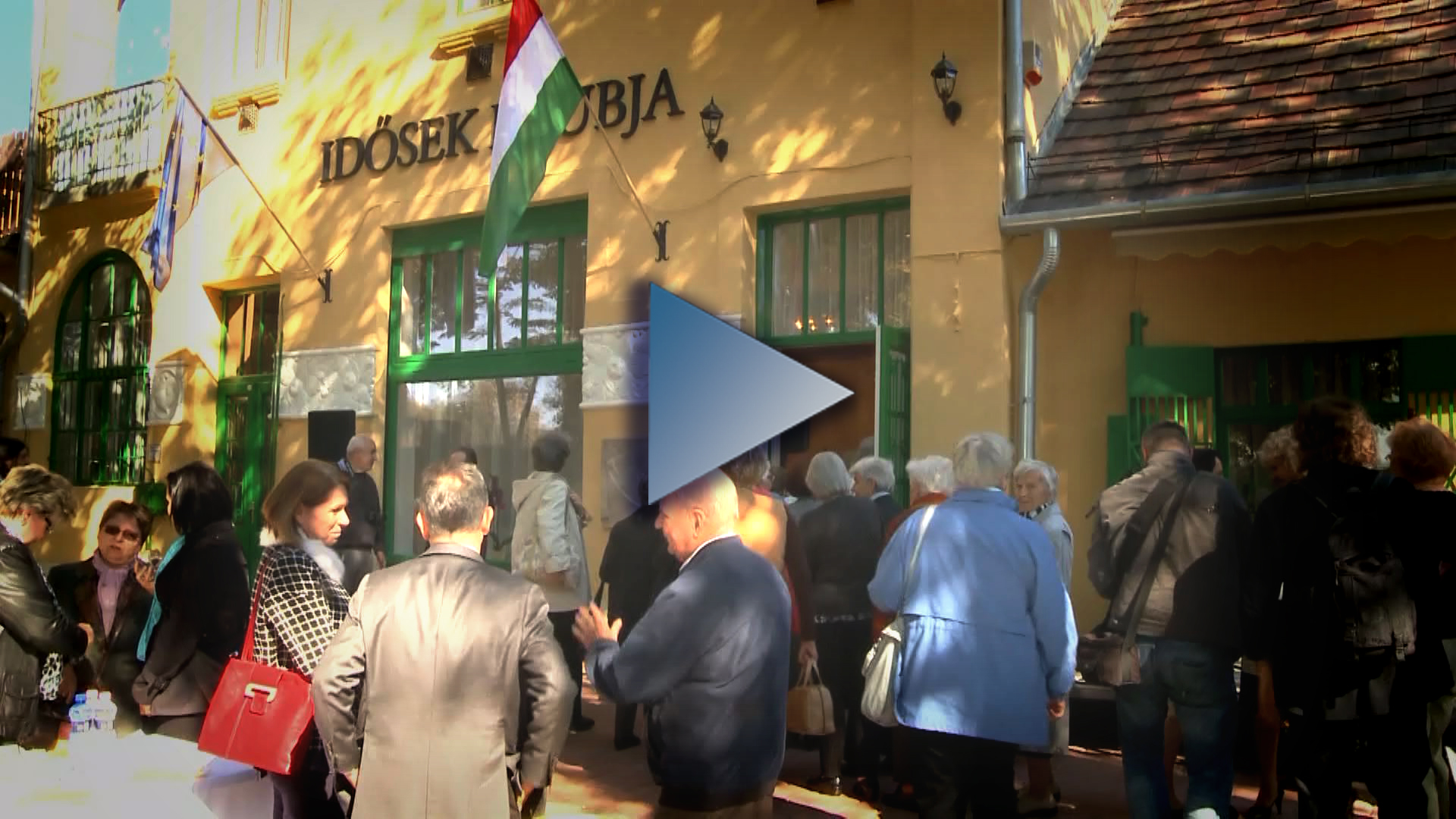 Az új klub. Ha ide kattint, a videó oldalára jut.