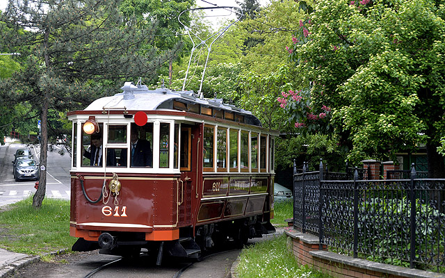 The nostalgic tram called Termál