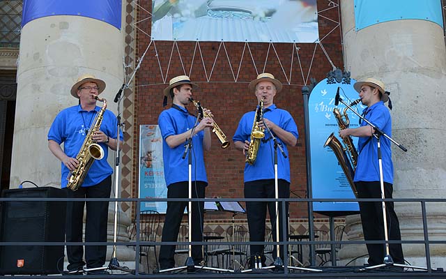 Musicians playing at the Art Gallery