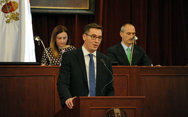 Karácsony Gergely főpolgármester beszédet mond a Fővárosi Közgyűlés alakuló ülésén, a Városháza dísztermében 2019. november 5-én