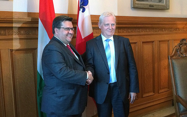 Tarlós István főpolgármester (j) és Denis Coderre montréali főpolgármester a kétoldalú találkozó után