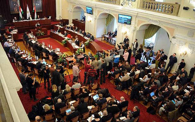 Ülésezik a Fővárosi Közgyűlés a Városháza dísztermében 2017. február 22-én