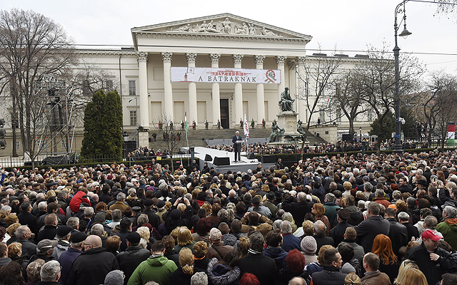 Tarlós István főpolgármester beszédet mond az 1848-49-es forradalom és szabadságharc 169. évfordulója alkalmából rendezett állami ünnepségen a Magyar Nemzeti Múzeum előtt 2017. március 15-én.
