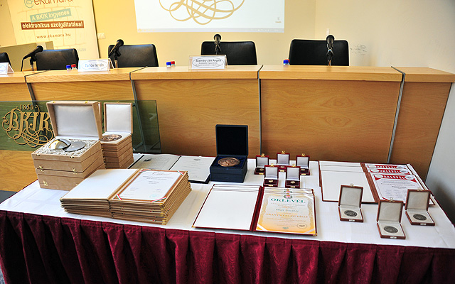 A Budapesti Kereskedelmi és Iparkamara Küldöttgyűlésén kiosztásra került díjak és jutalmak                                    