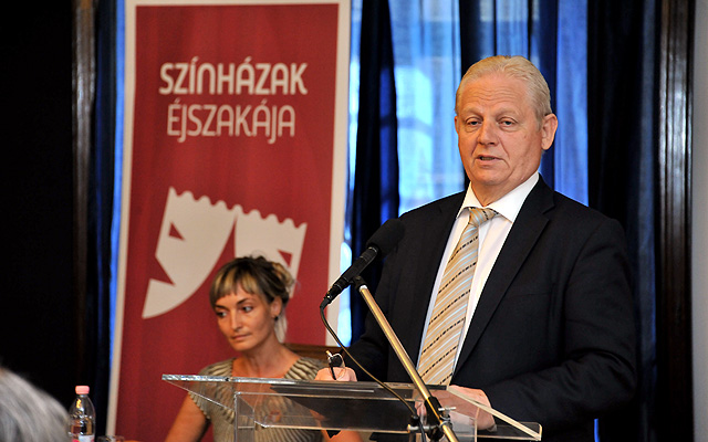 Tarlós István, Budapest főpolgármestere beszédet mond a Színházak Éjszakája 2015 sajtótájékoztatón 